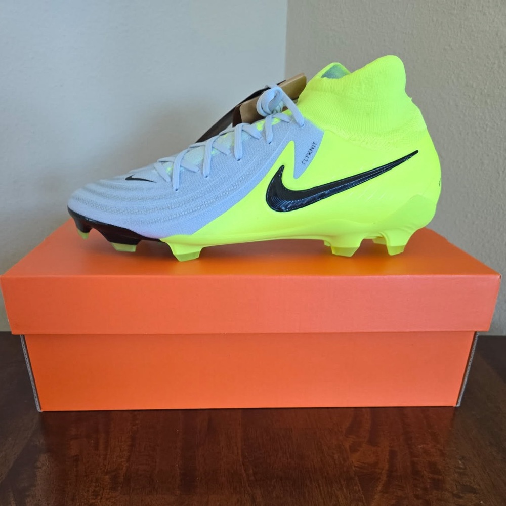 Nike Phantom Luna II Pro FG